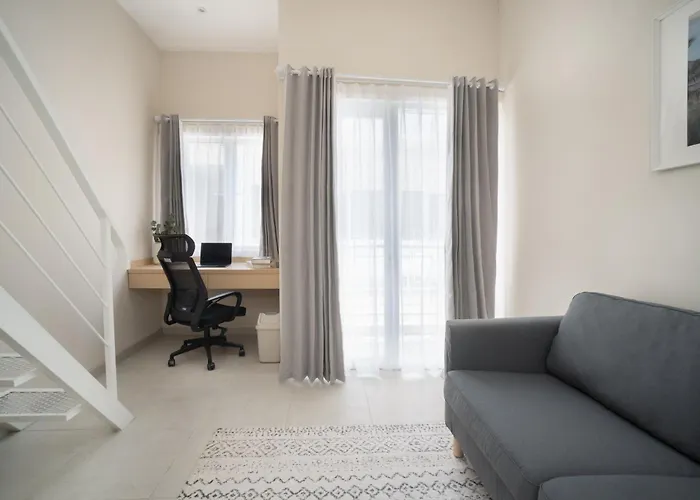 Aparthotel Bali Bustle Sunset Coliving And Coworking Space Legian