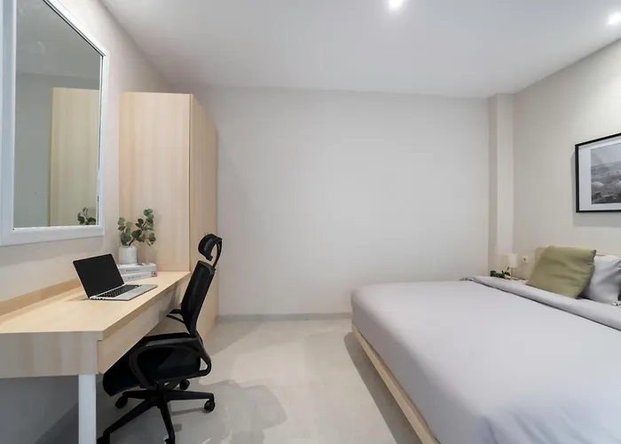 Bali Bustle Sunset Coliving And Coworking Space Legian